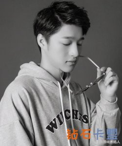 和平精英：少东有多强？不动一枪淘汰7名对手，却无可奈何输给了CP

