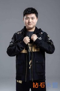 CSGO：QUQU偶遇神级队友，职业选手也躺赢？
